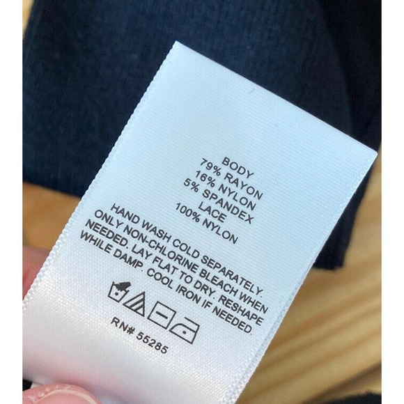 NWT Express Turtleneck Sweater Size Medium Women’s Black MSRP $70 - Picture 3 of 8